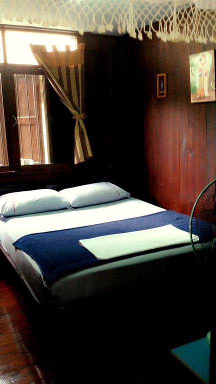 Baan Mai Guesthouse Mae Hong Son Zimmer foto